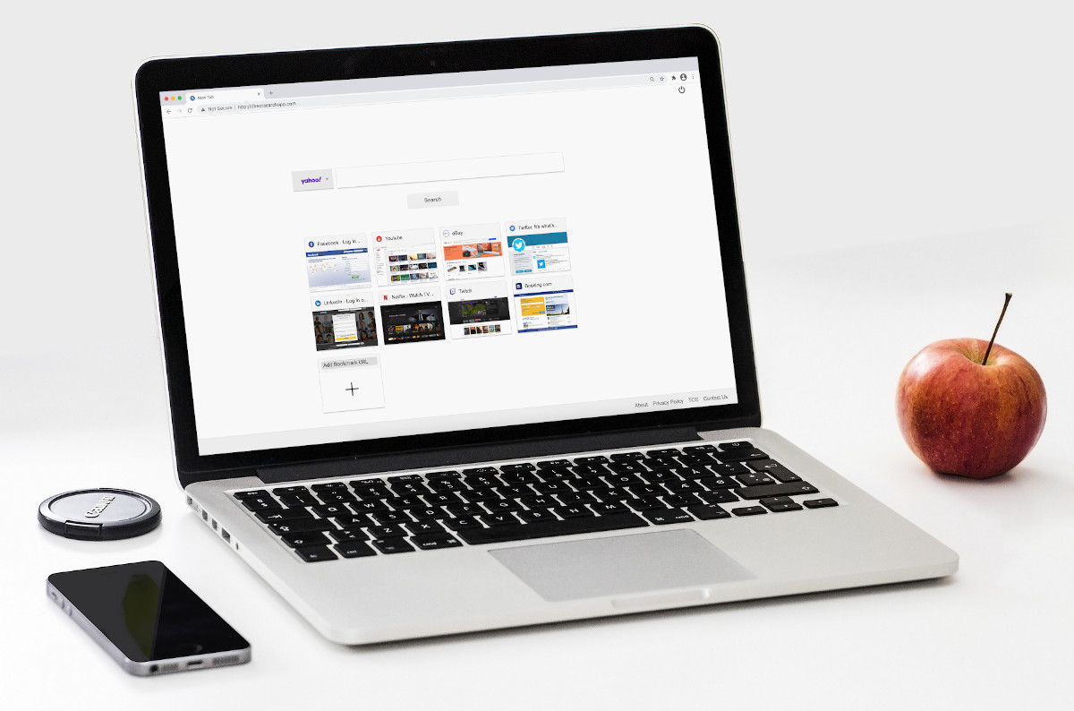 Directsearchapp.com uses Yahoo as the default search engine.